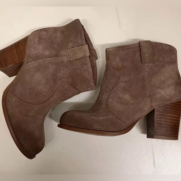 Splendid Shoes - Splendid Lakota Brown Suede Block Heel Ankle Booties- size 9